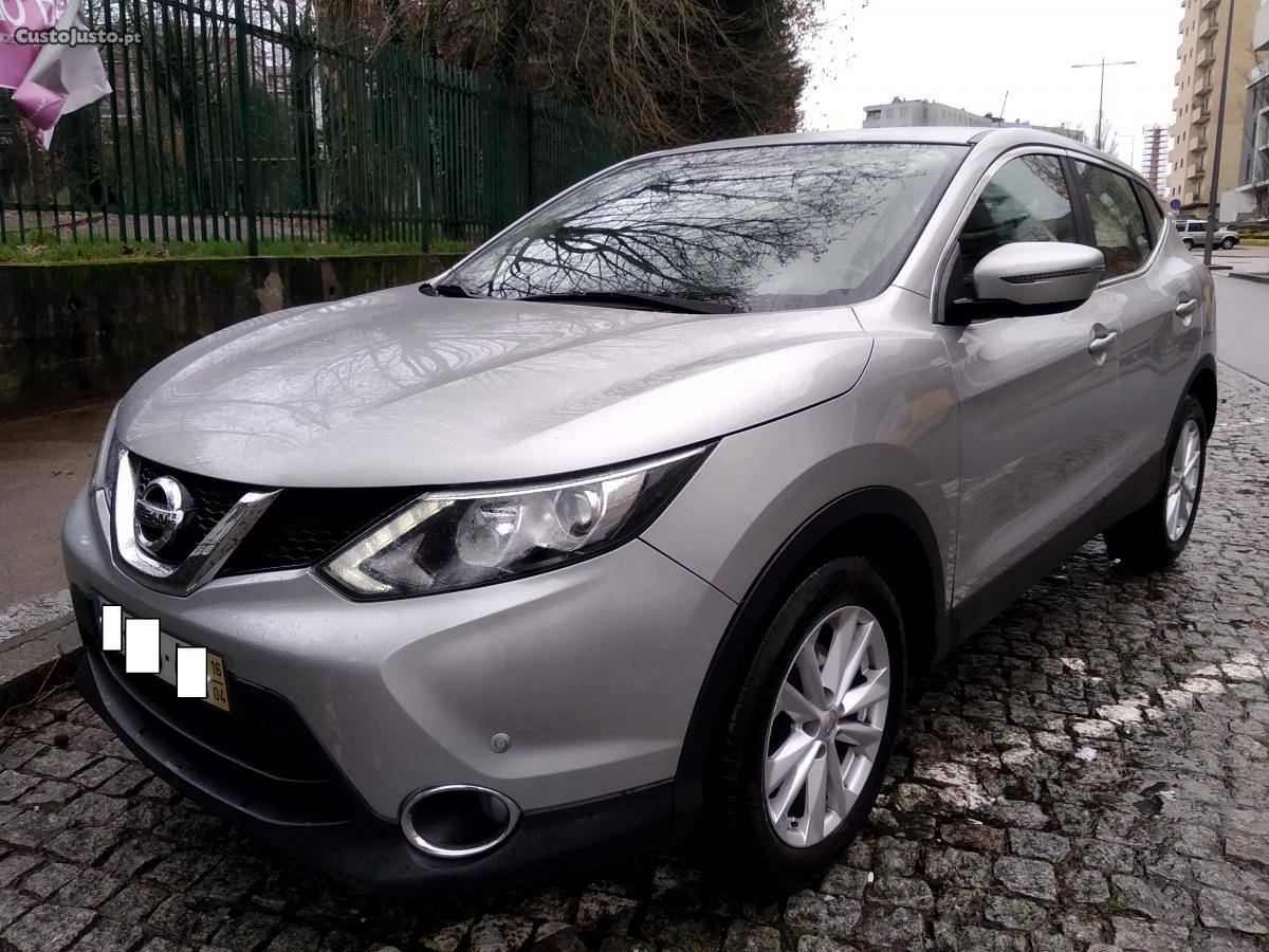 Nissan Qashqai 1.5 dsi 110cv Abril/16 - à venda - Ligeiros