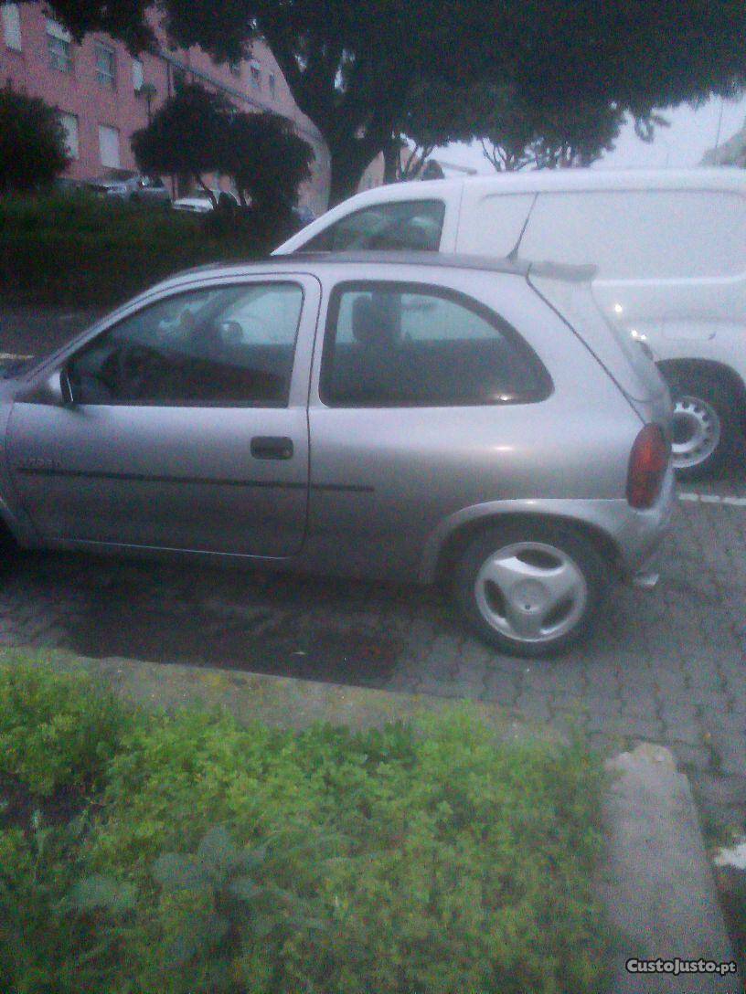 Opel Corsa sport Dezembro/95 - à venda - Ligeiros