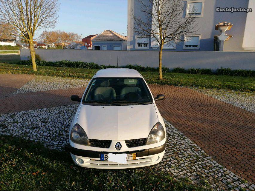 Renault Clio 1.5 dci 65 cv Março/02 - à venda - Ligeiros