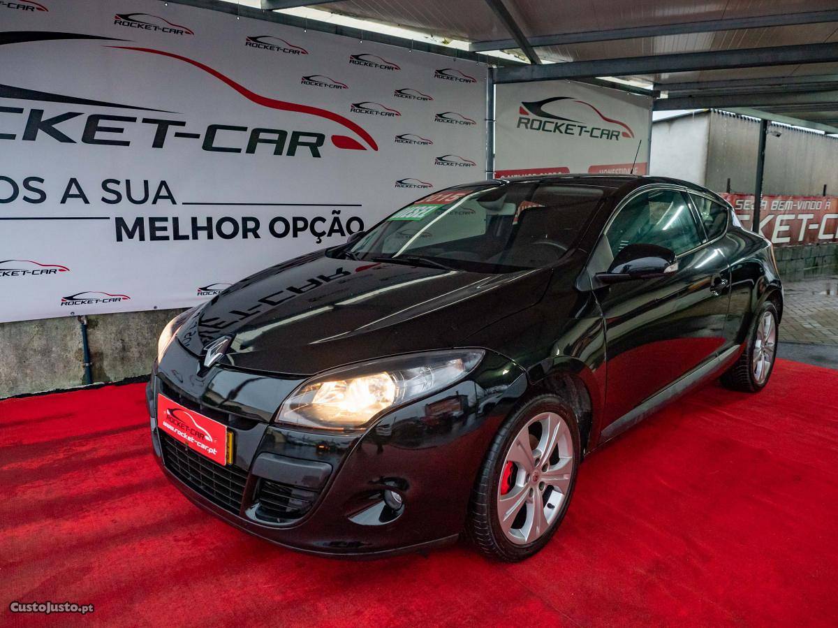 Renault Mégane Coupé Março/11 - à venda - Ligeiros