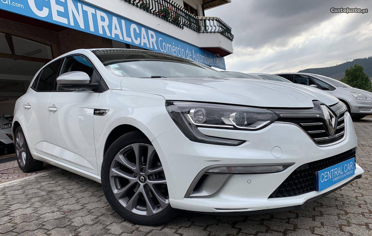 Renault Mégane Sport Tourer 1.5 DCI Março/18 - à venda -