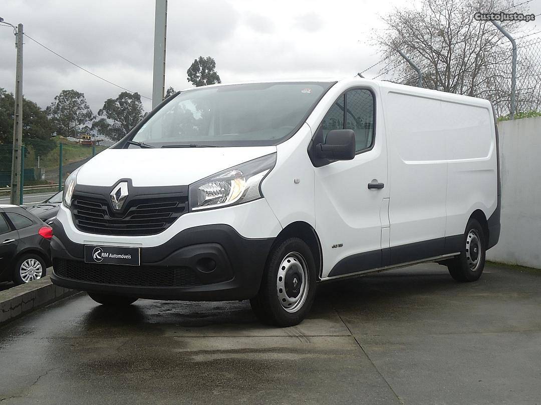 Renault Trafic 1.6 dCi Longa 115cv Dezembro/15 - à venda -