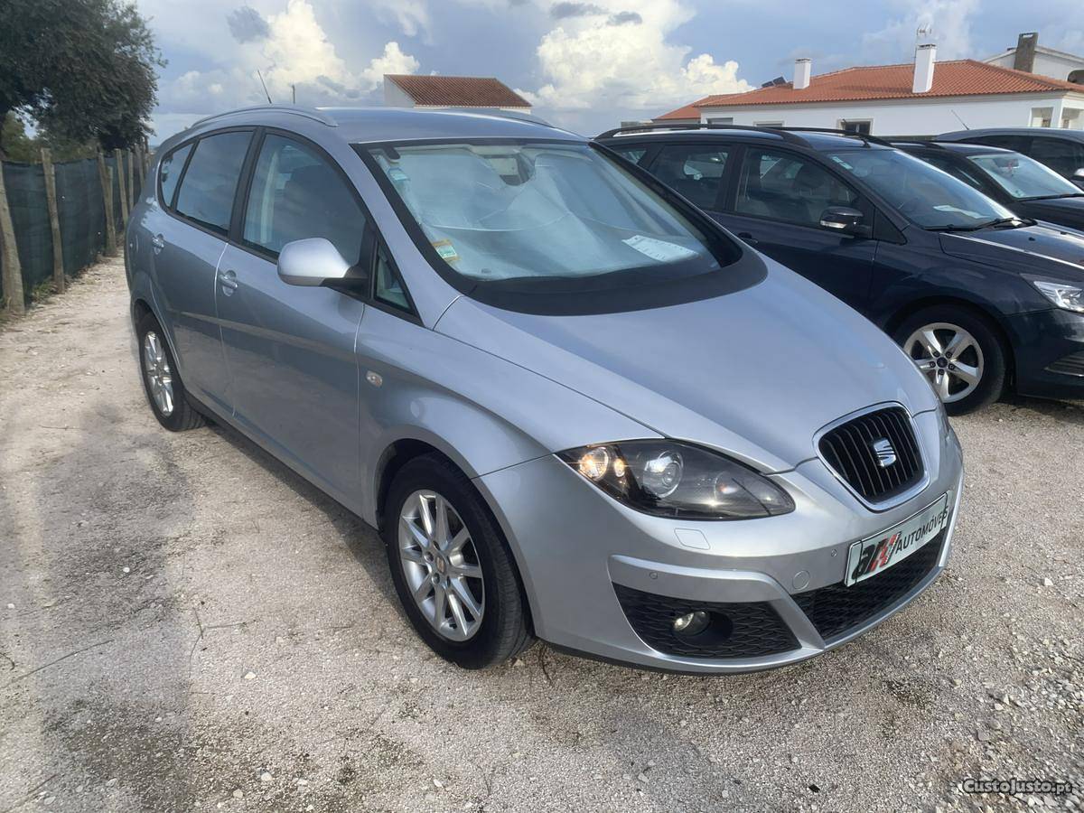 Seat Altea XL 1.6 Tdi Gps Dvd Maio/10 - à venda - Ligeiros