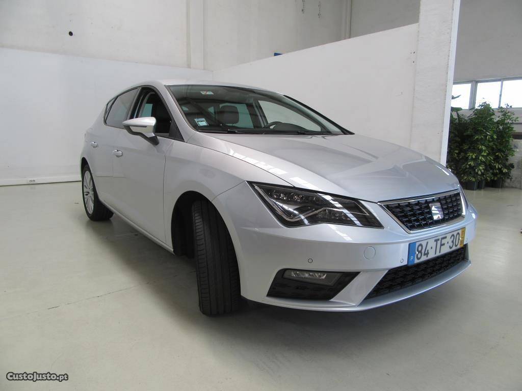 Seat Leon 1.6 TDI Style S/S Junho/17 - à venda - Ligeiros