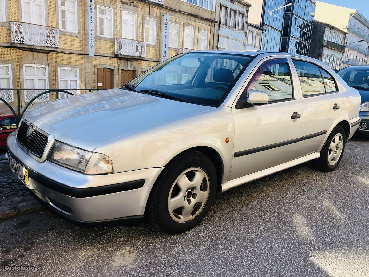 Skoda Octavia 1,9tdi Junho/98 - à venda - Ligeiros