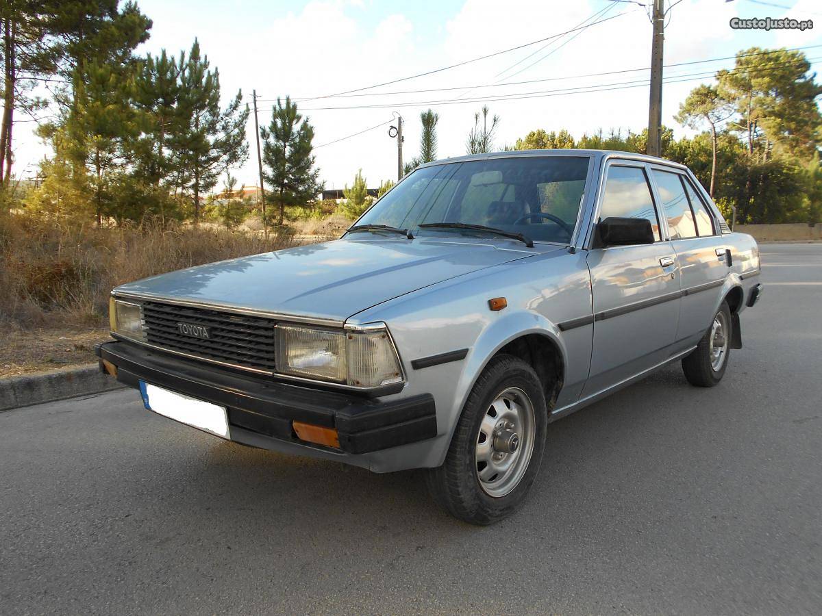 Toyota Corolla 1.3-Tracção Traseira Junho/83 - à venda -