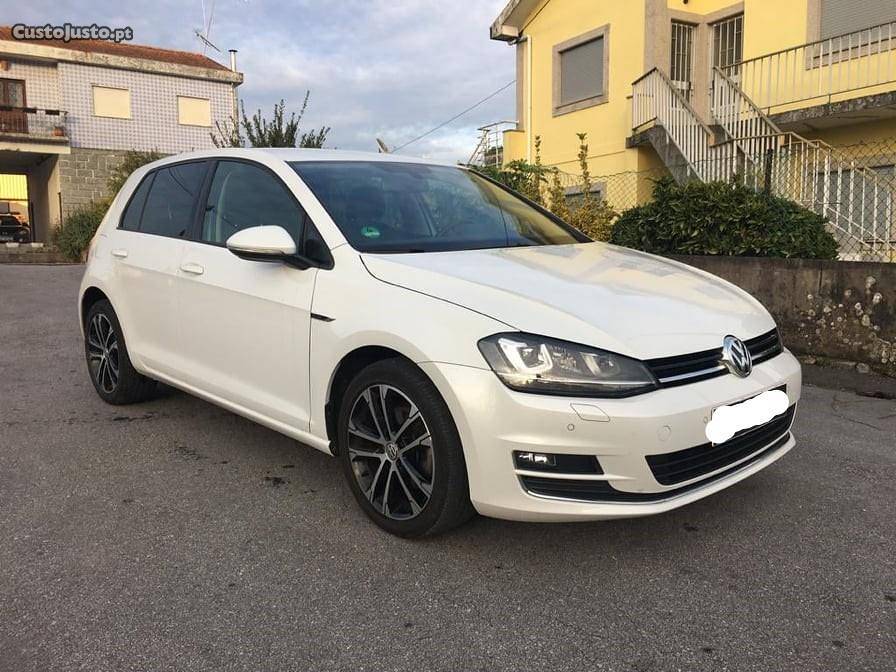 VW Golf 1.6 TDI POUCOS KM Setembro/15 - à venda - Ligeiros