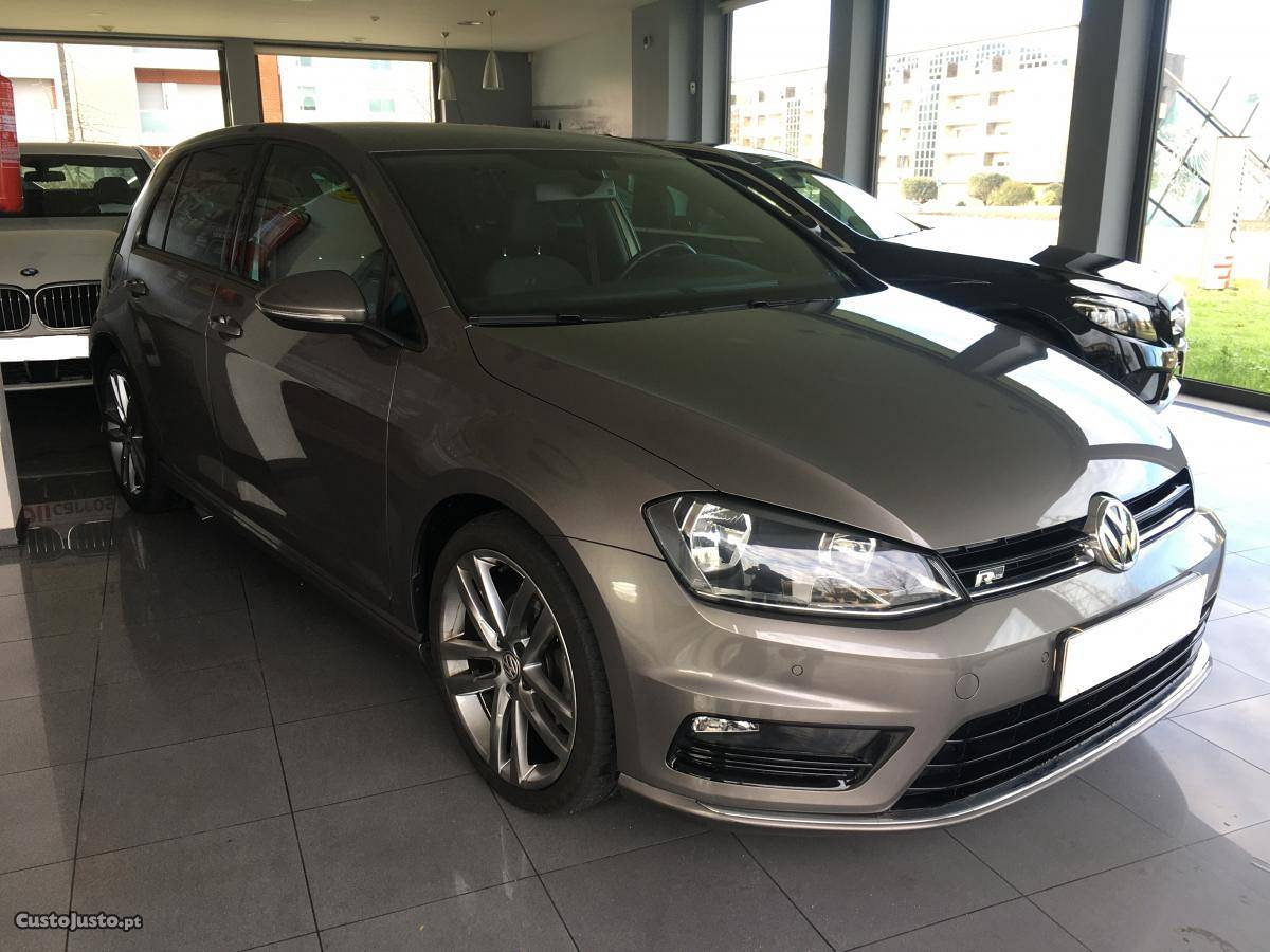 VW Golf 1.6TDI R-line DSG Abril/16 - à venda - Ligeiros