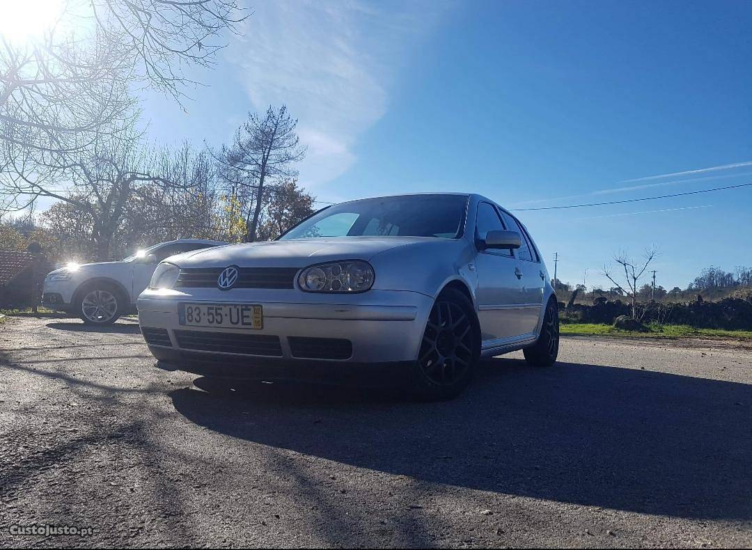 VW Golf 130 cv Setembro/02 - à venda - Ligeiros