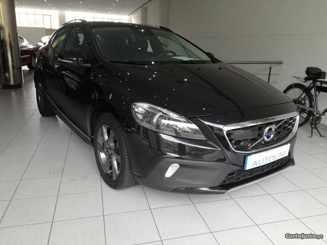 Volvo V40 CC D3 SUMMUM Fevereiro/15 - à venda - Ligeiros