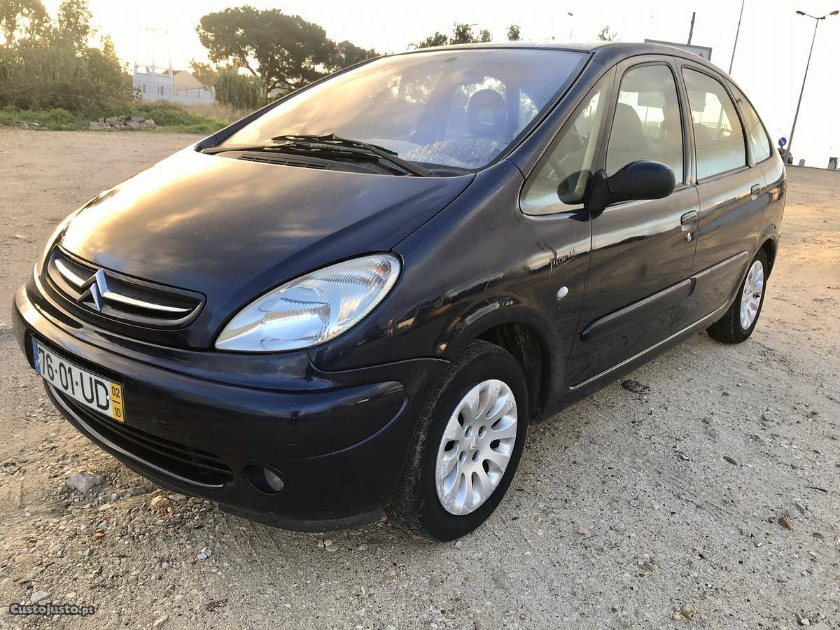 Citroën Picasso 1.6 i Outubro/02 - à venda - Ligeiros