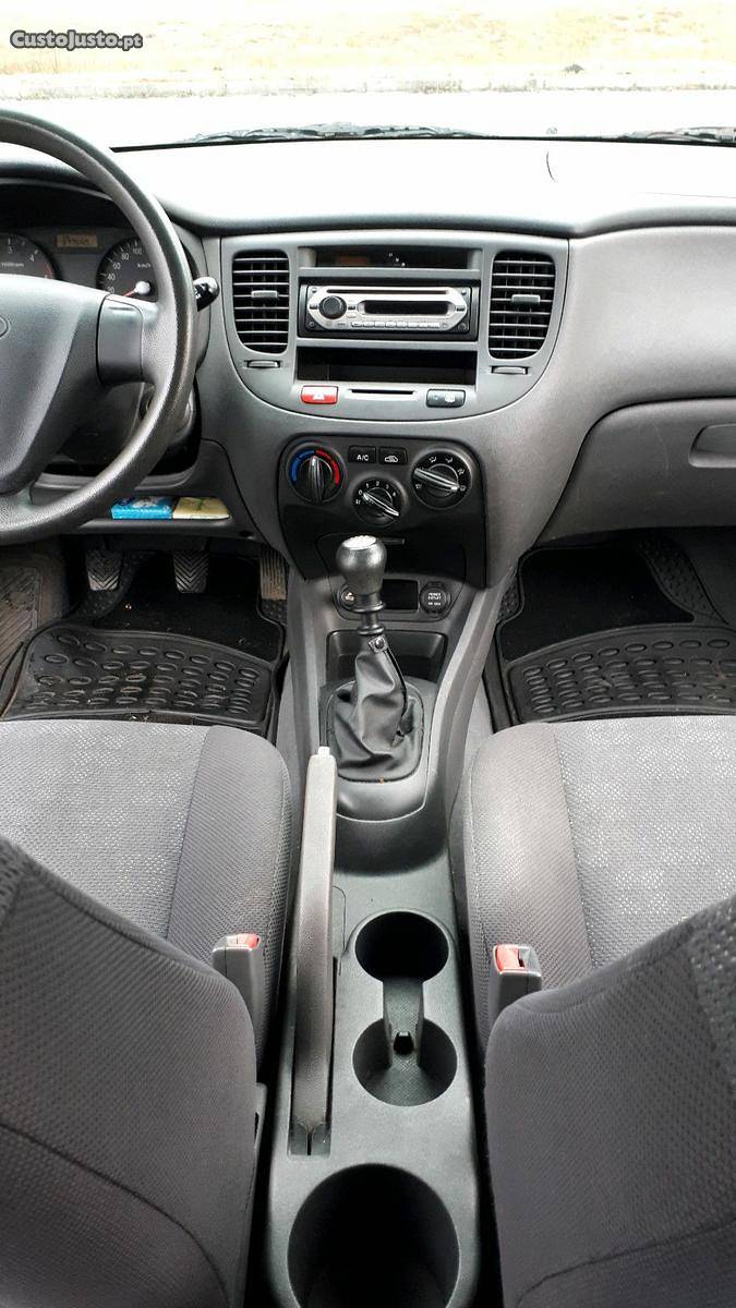 Kia Rio 1.5 CRDI 115CV Abril/07 - à venda - Ligeiros