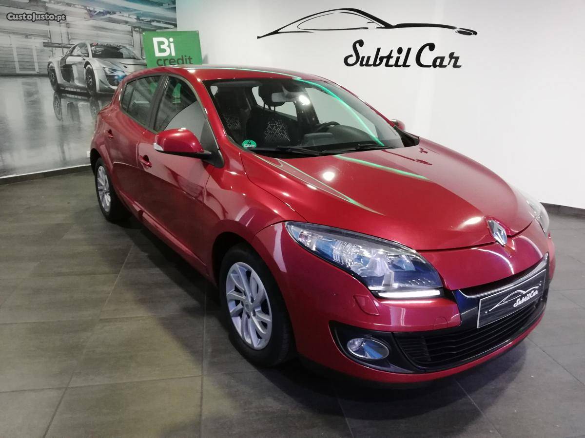 Renault Mégane 1.5 dci gps Maio/13 - à venda - Ligeiros