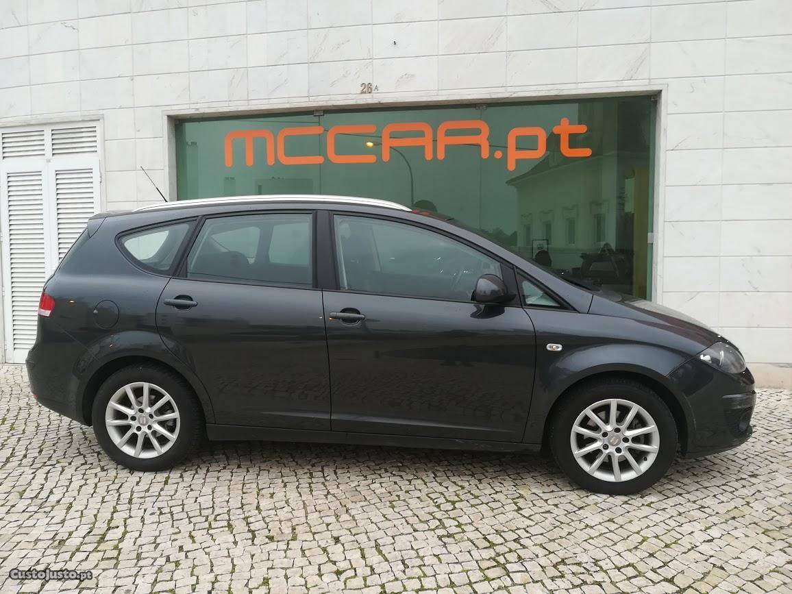 Seat Altea 1.6 TDI Automático Abril/11 - à venda -