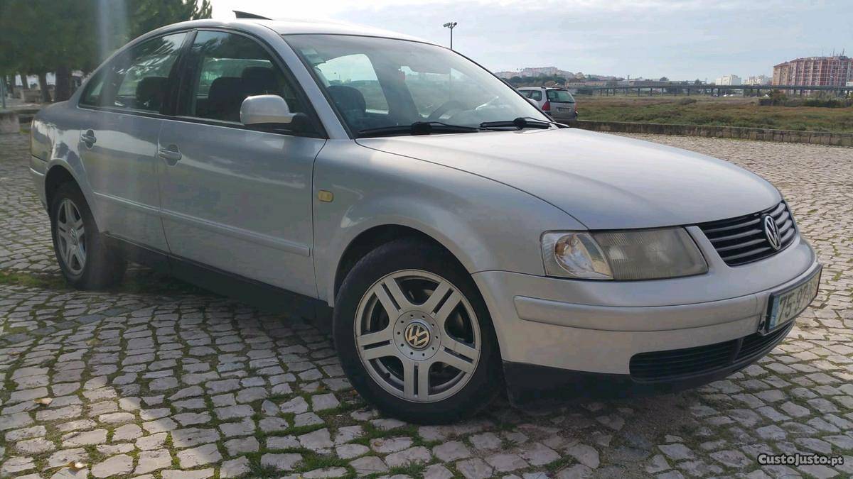 VW Passat 1.9TDI 115CV Agosto/99 - à venda - Ligeiros