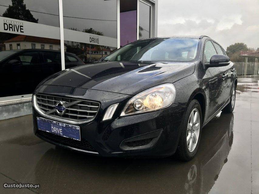 Volvo V60 D2 Drive (Pele+GPS) Abril/11 - à venda - Ligeiros