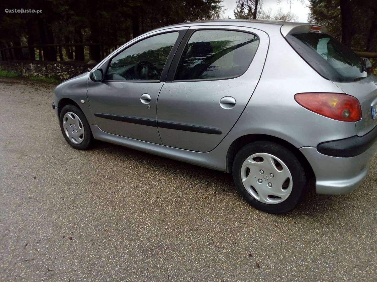 Peugeot 206 Peugeot  Agosto/03 - à venda - Ligeiros