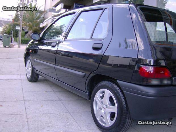 Renault Clio 1.2 RN Chipie5P Setembro/97 - à venda -