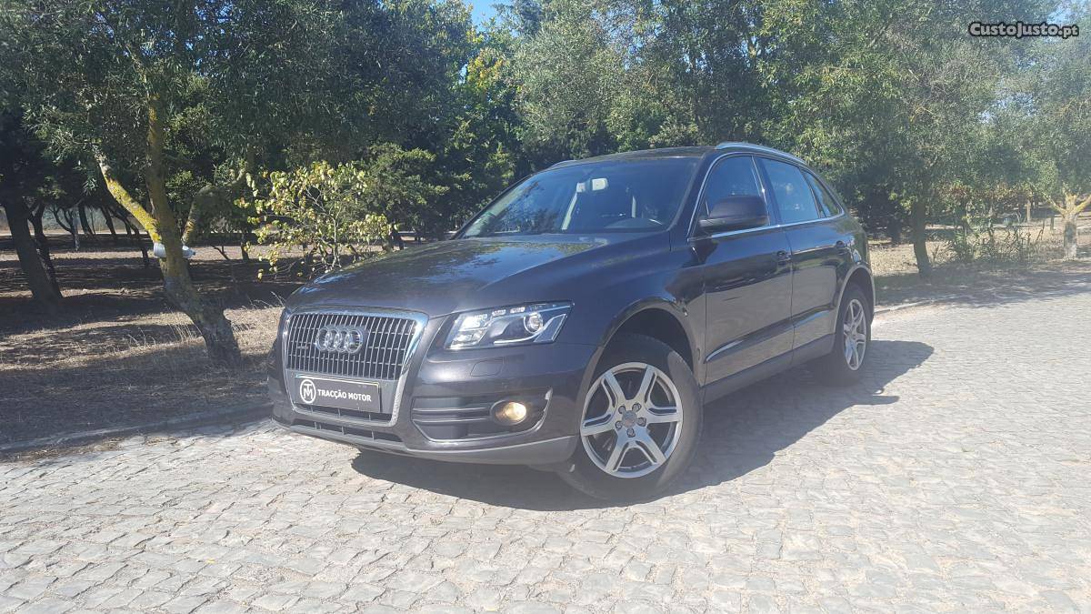 Audi Q5 2.0 TDI 4Sport Junho/10 - à venda - Monovolume /