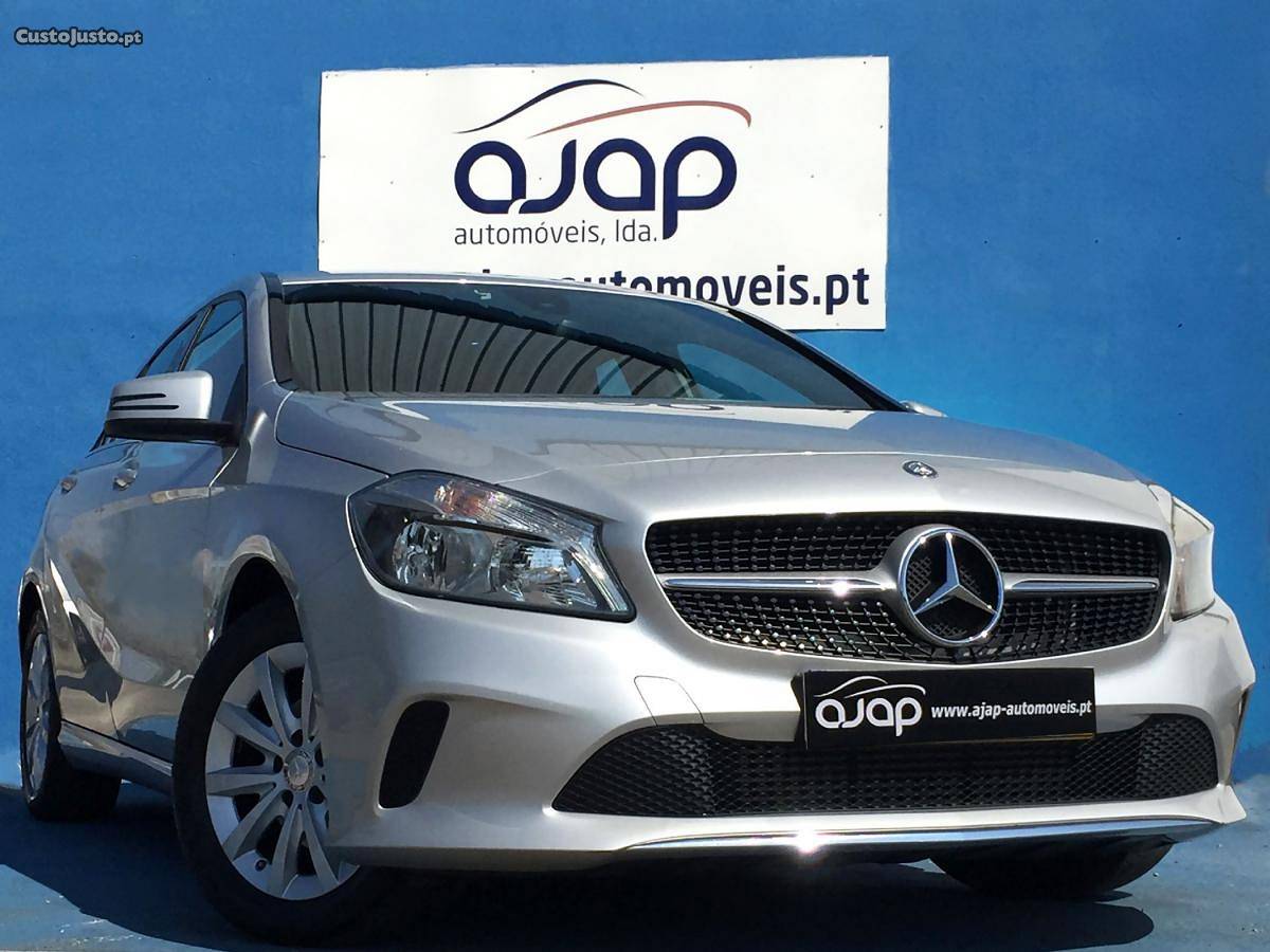 Mercedes-Benz A 180 CDi Style Fevereiro/17 - à venda -