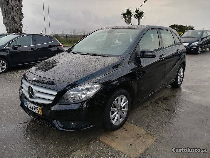 Mercedes-Benz B 180 CDI BlueEffi 109 CV Fevereiro/14 - à