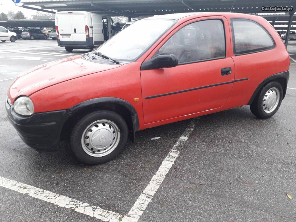 Opel Corsa 1.7 D Abril/96 - à venda - Ligeiros Passageiros,