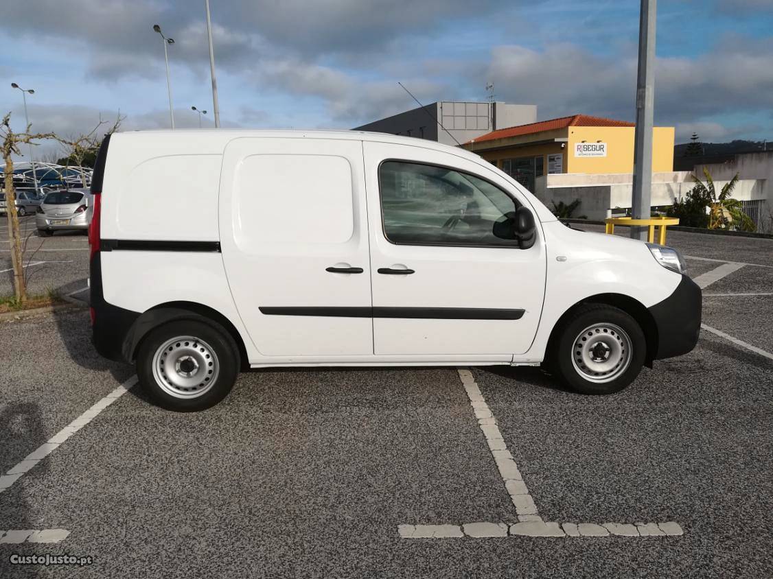 Renault Kangoo 1.5 DCi 70HP 3 Lug Outubro/17 - à venda -