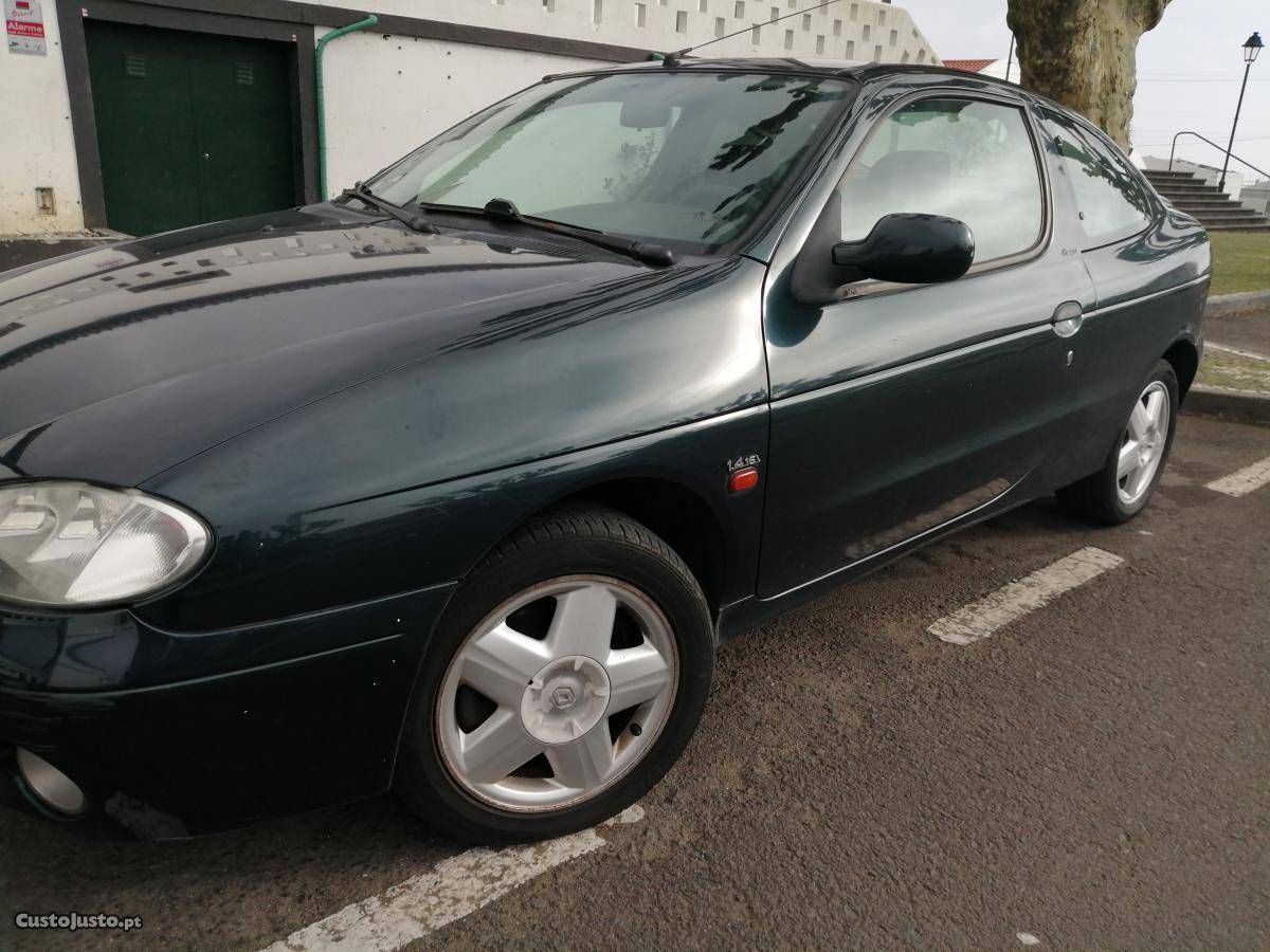 Renault Mégane Coupe Setembro/01 - à venda - Ligeiros