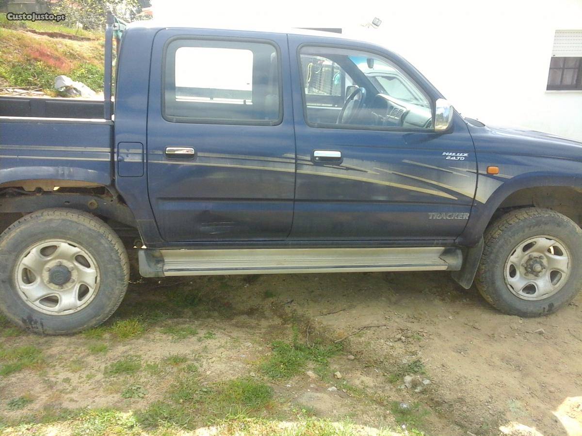 Toyota Hilux Tracker 4 x4 Setembro/99 - à venda - Ligeiros