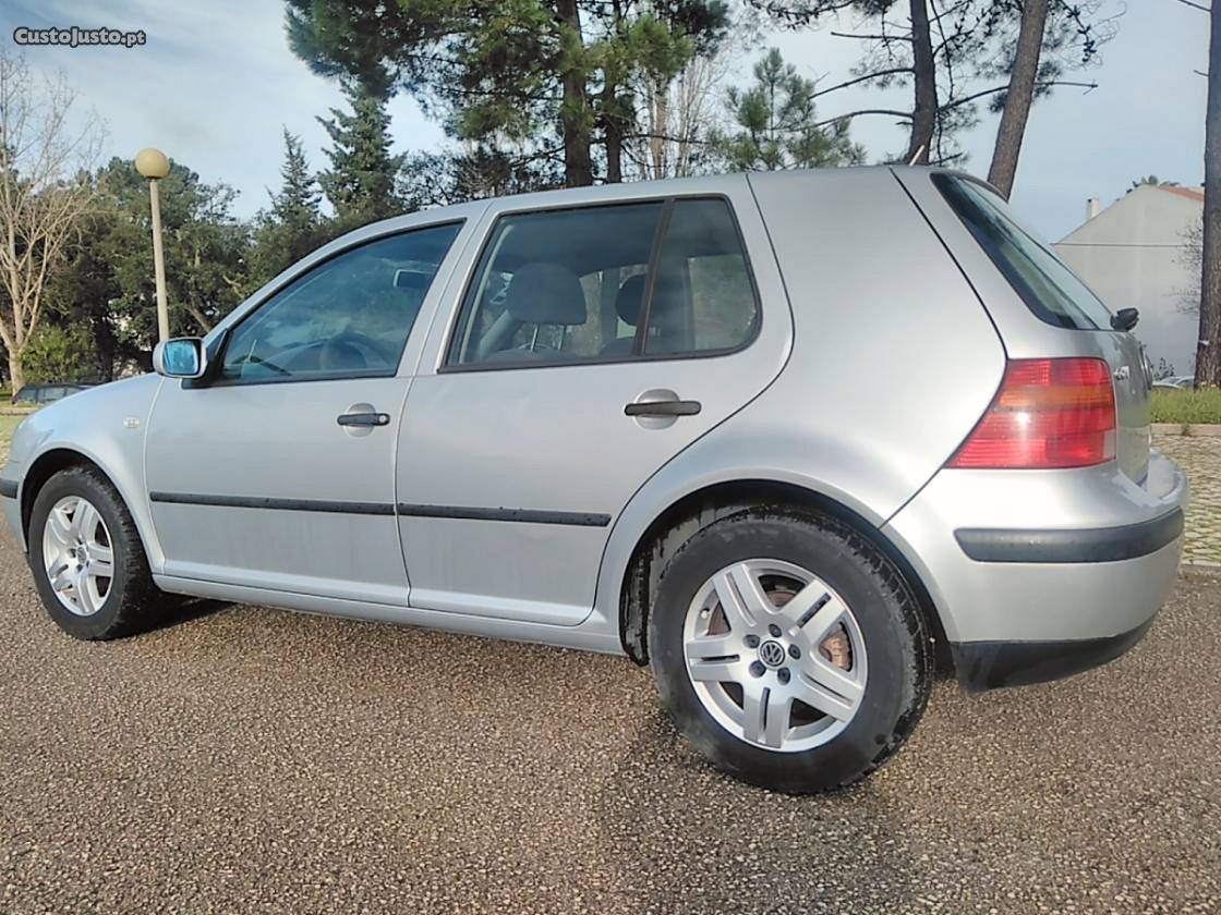 VW Golf 1,4 confort Junho/01 - à venda - Ligeiros