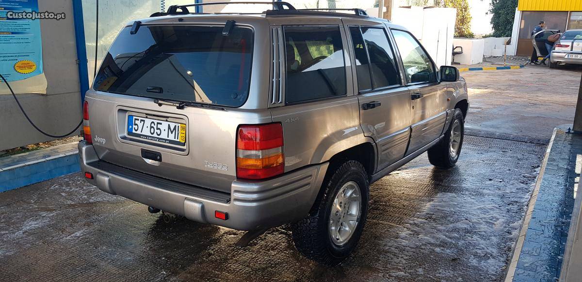 Jeep Cherokee Igual a novo Dezembro/98 - à venda - Ligeiros