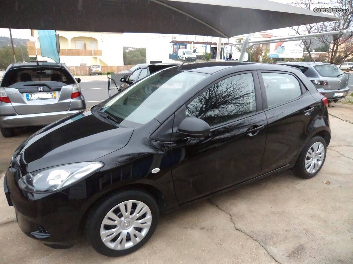 Mazda 2 1.3 MZR Comforf Maio/10 - à venda - Ligeiros