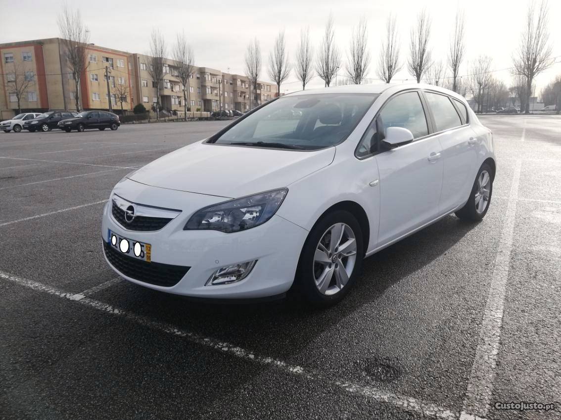 Opel Astra 1.7 CDTi C/GPS Maio/12 - à venda - Ligeiros