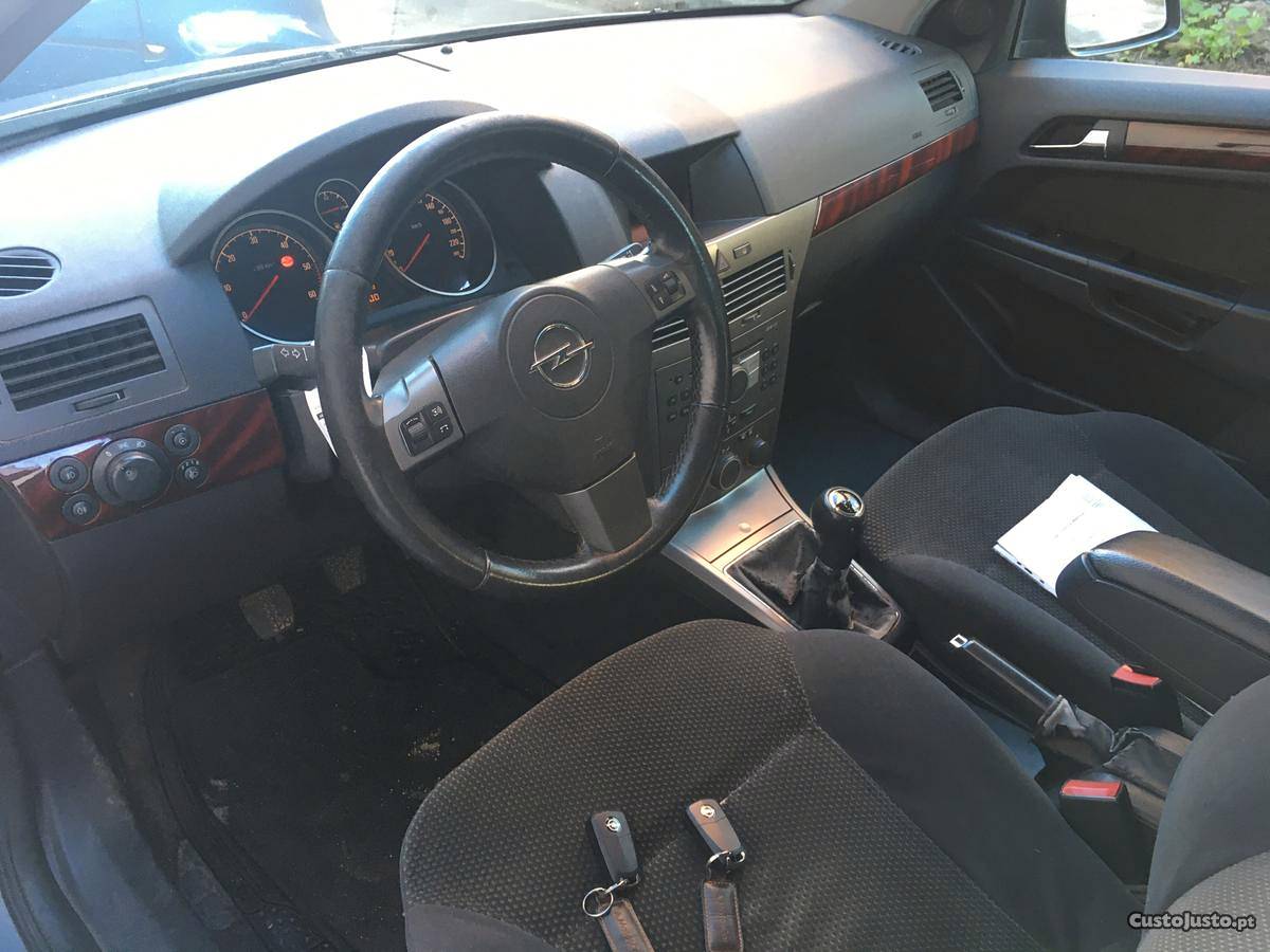 Opel Astra Carrinha 1,7 Janeiro/05 - à venda - Ligeiros