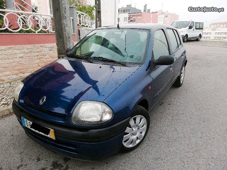 Renault Clio Estimado (4 Pneus novos) Outubro/00 - à venda