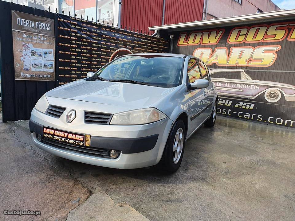 Renault Mégane 1.6i Junho/03 - à venda - Ligeiros