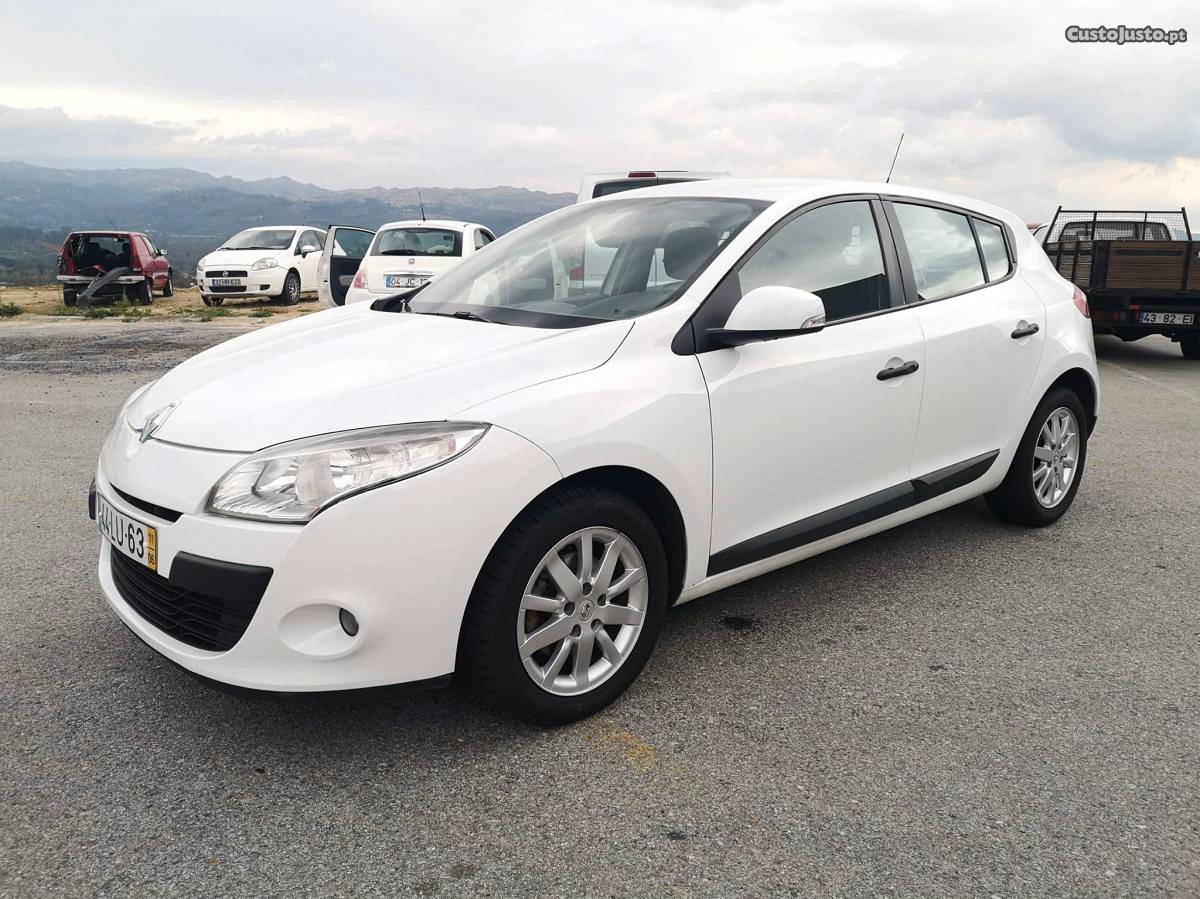 Renault Mégane  DCI 110 CV VAN Julho/11 - à venda -