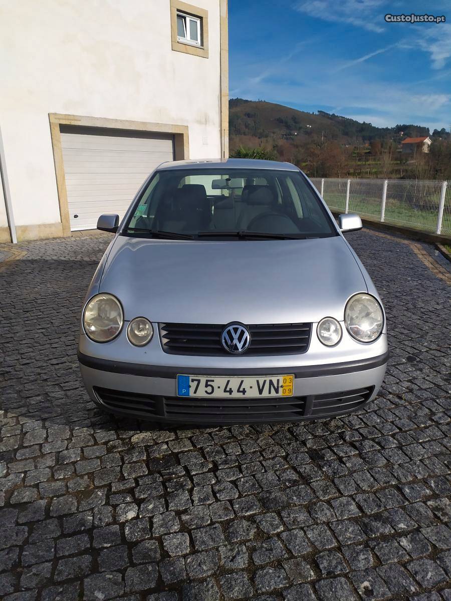 VW Polo 5 portas Setembro/03 - à venda - Ligeiros