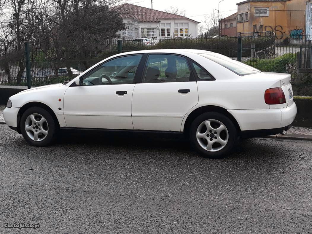 Audi A4 A5 B5 Abril/95 - à venda - Ligeiros Passageiros,