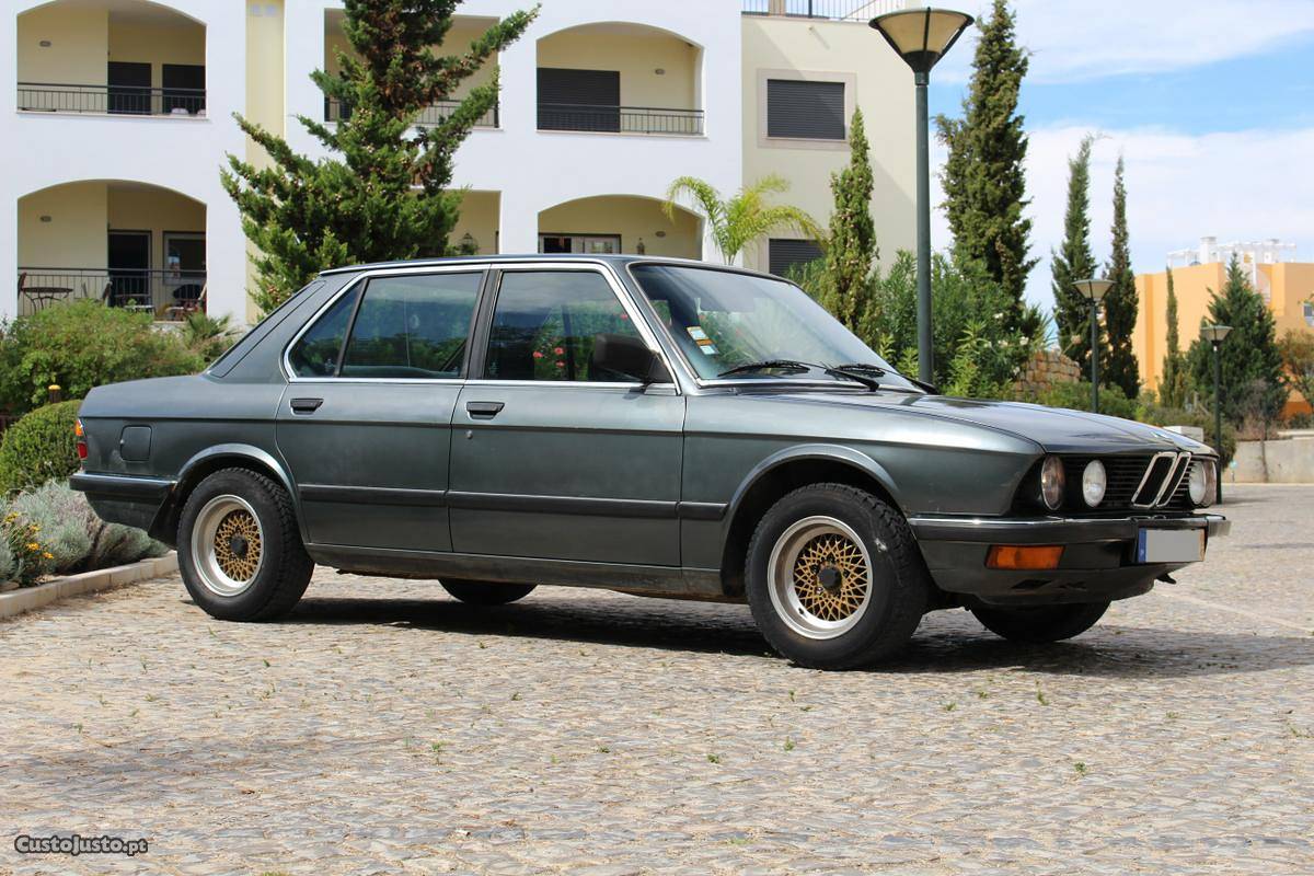 BMW 518 E28 Março/84 - à venda - Ligeiros Passageiros,