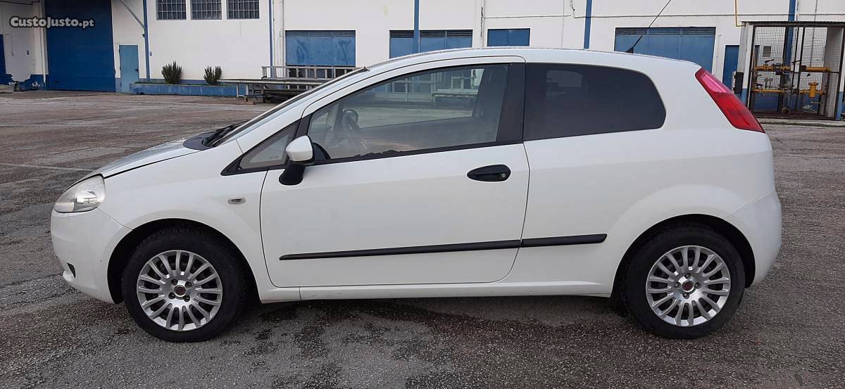 Fiat Grande Punto 1.3 MTJ IVA AC Junho/09 - à venda -