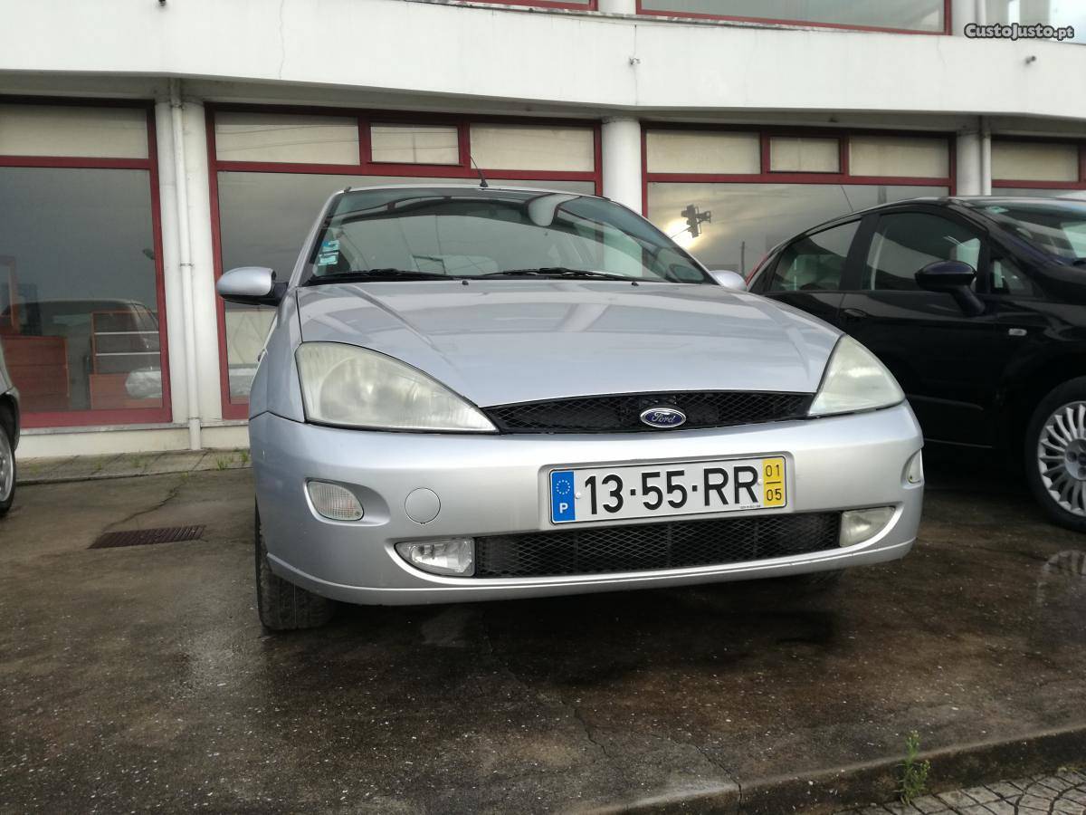 Ford Focus 1.8 TDDI Maio/01 - à venda - Comerciais / Van,