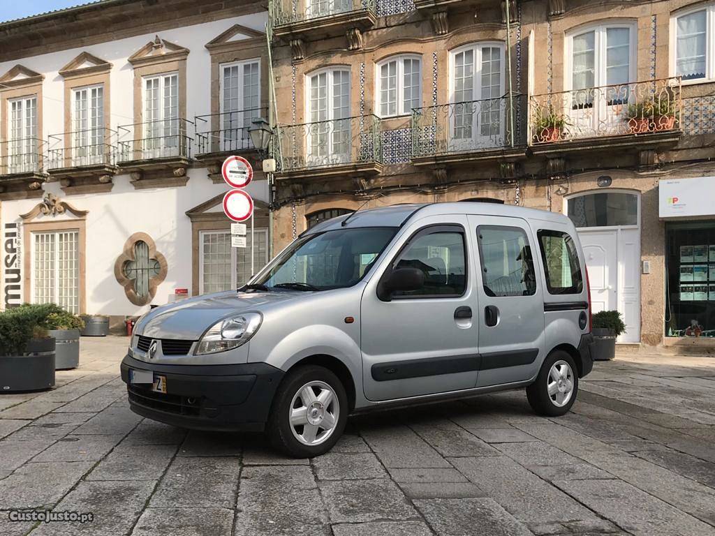 Renault Kangoo  dci 5 lugares Janeiro/04 - à venda -