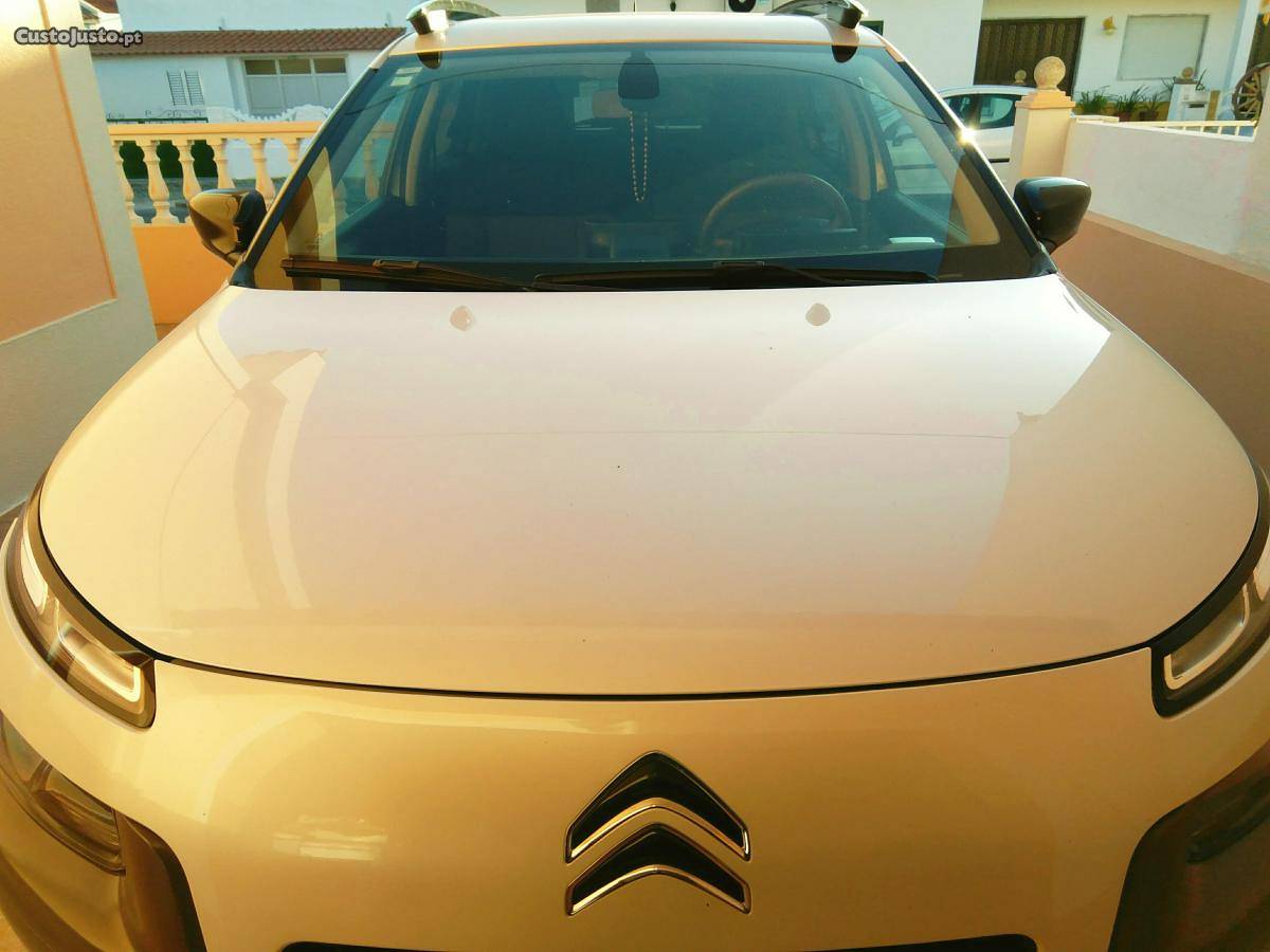 Citroën C4 Cactus 1.6 BlueHDI Maio/15 - à venda - Ligeiros