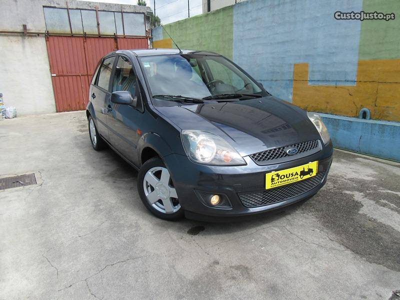 Ford Fiesta 1.4 TDCI 5Lug. Dezembro/07 - à venda - Ligeiros