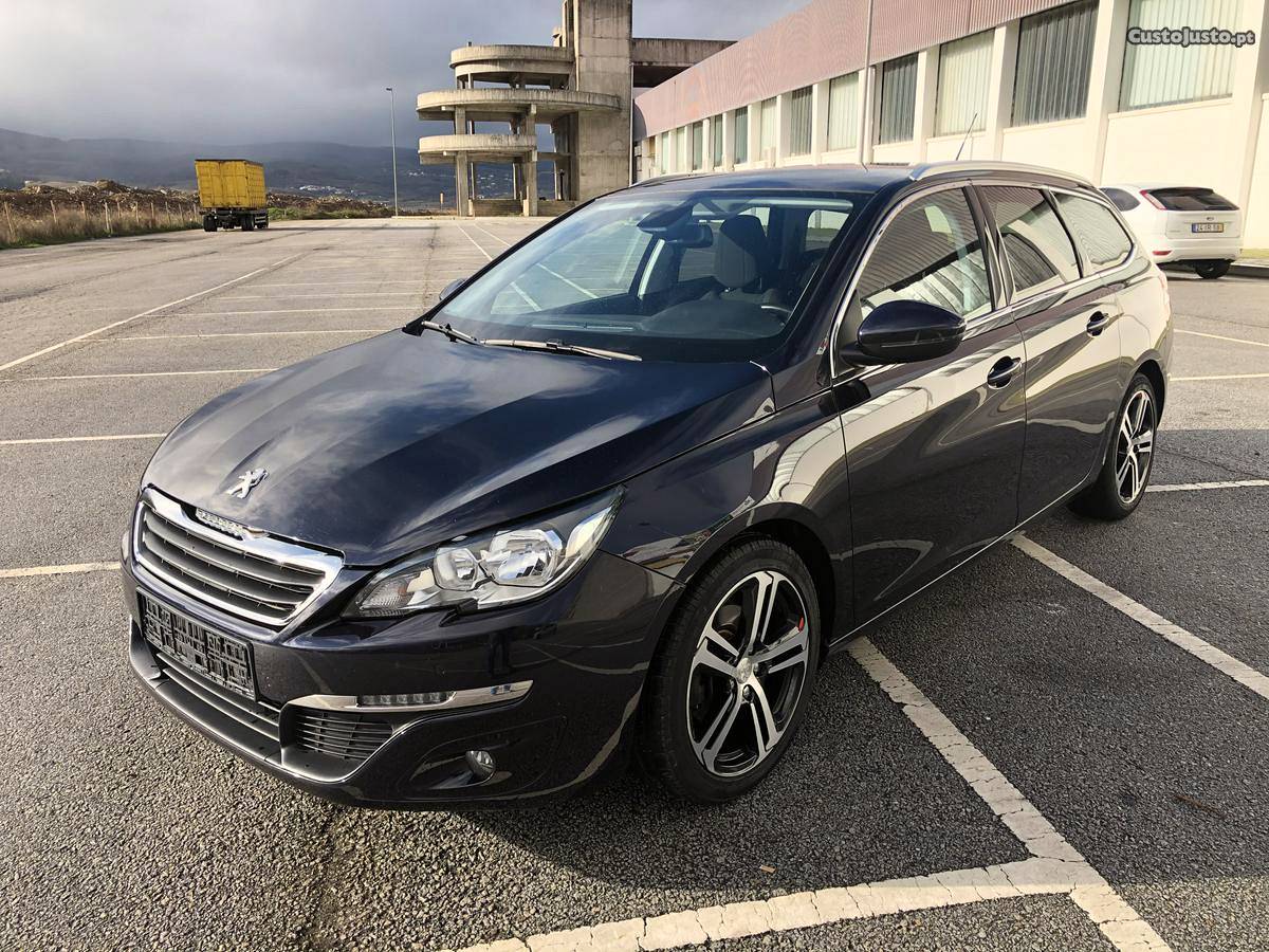 Peugeot 308 Naveg &panor. Outubro/15 - à venda - Ligeiros