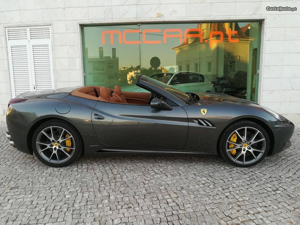 Ferrari California 4.3 cabrio V8 Maio/14 - à venda -