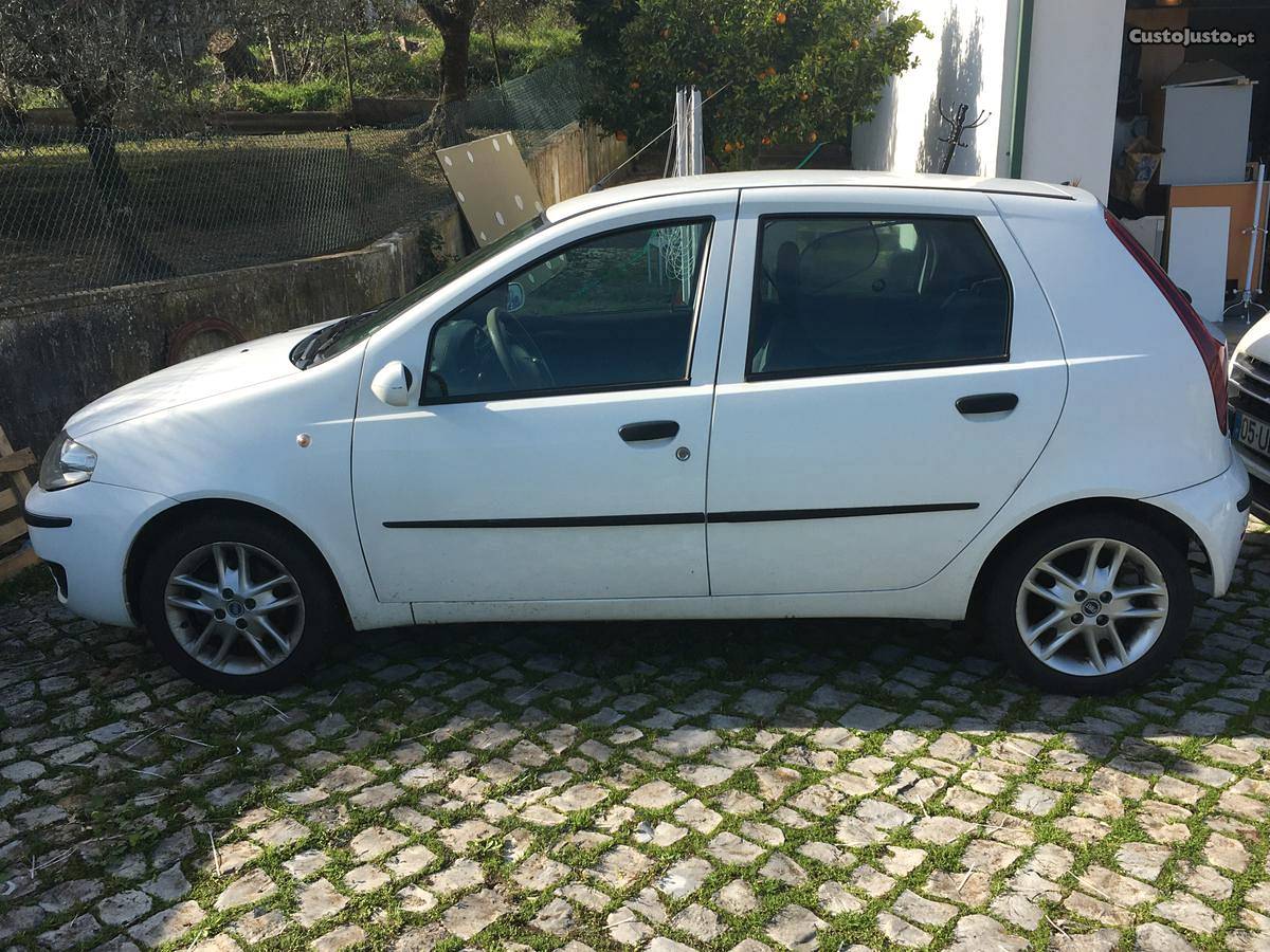 Fiat Punto Multijet Fevereiro/06 - à venda - Ligeiros