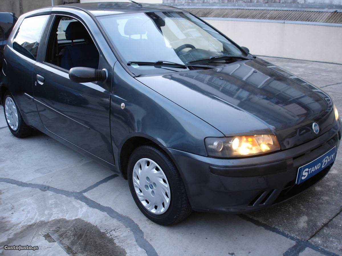 Fiat Punto V (Mens.36E.) Setembro/02 - à venda -