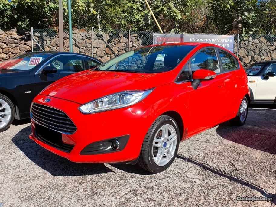 Ford Fiesta 1.0 EcoBoost Trend Março/15 - à venda -